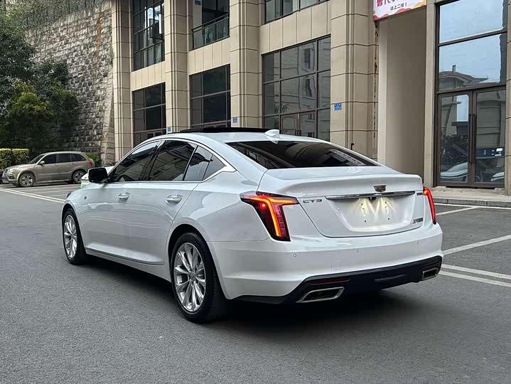 Фото 8 - Cadillac CT5