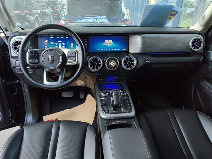 Фото 9 - Tank 300