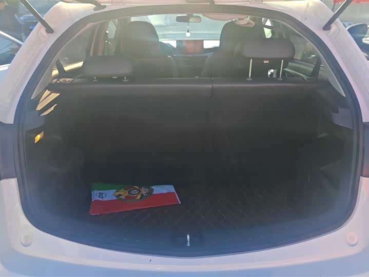 Фото 4 - Geely Vision X3