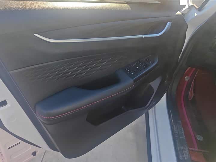 Фото 7 - Geely Vision X3