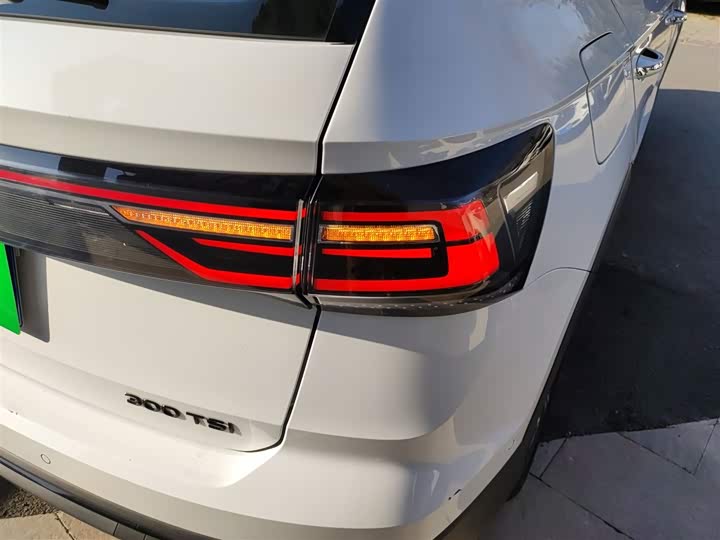 Фото 8 - Volkswagen Tharu