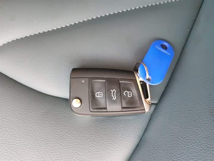 Фото 9 - Volkswagen Tharu