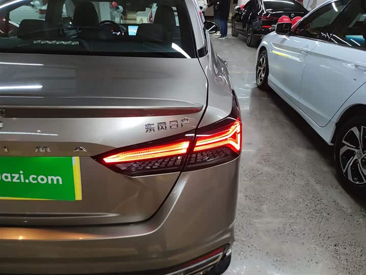 Фото 8 - Nissan Teana