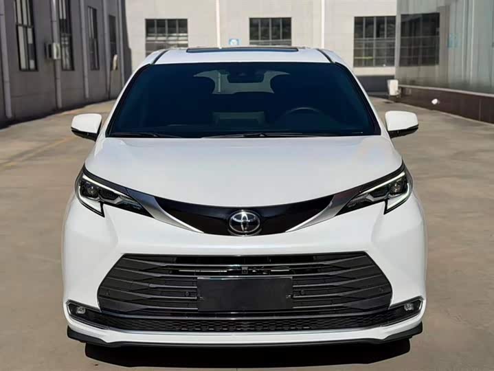 Фото 2 - Toyota Sienna