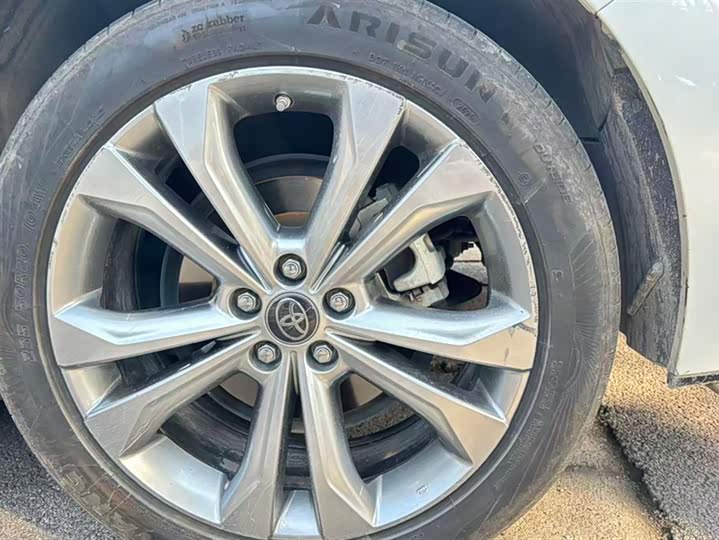 Фото 6 - Toyota Sienna