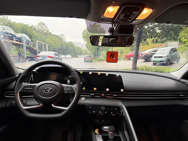 Фото 5 - Hyundai Elantra N line