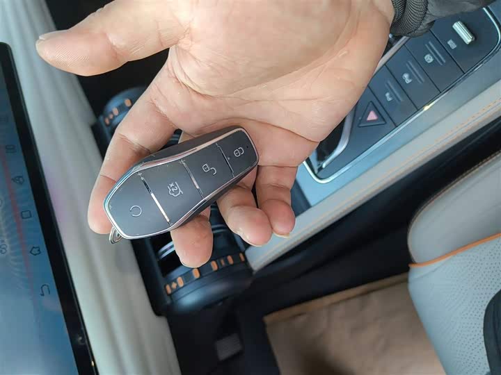 Фото 9 - BYD Yuan Plus