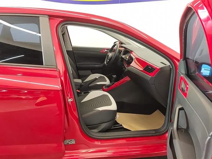 Фото 8 - Volkswagen Polo