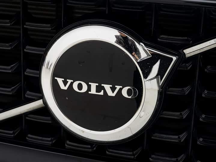 Фото 9 - Volvo S60
