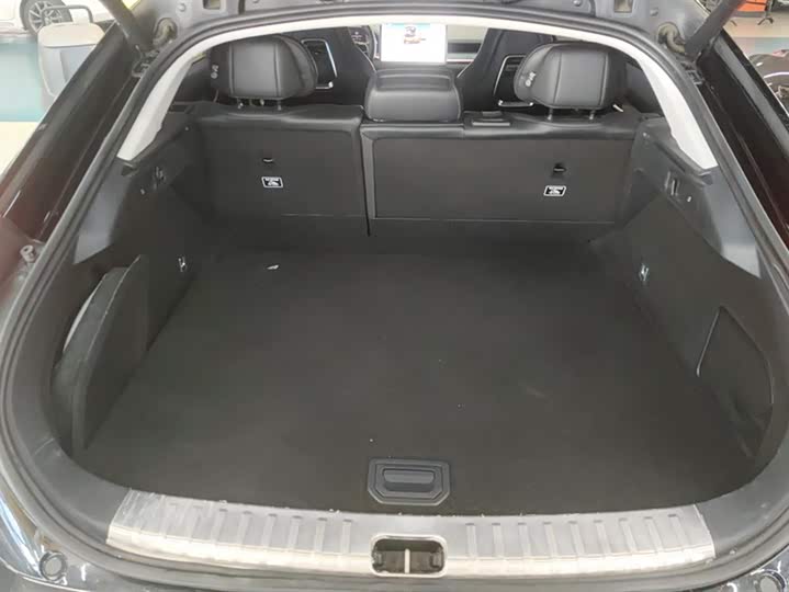 Фото 4 - Zeekr 001