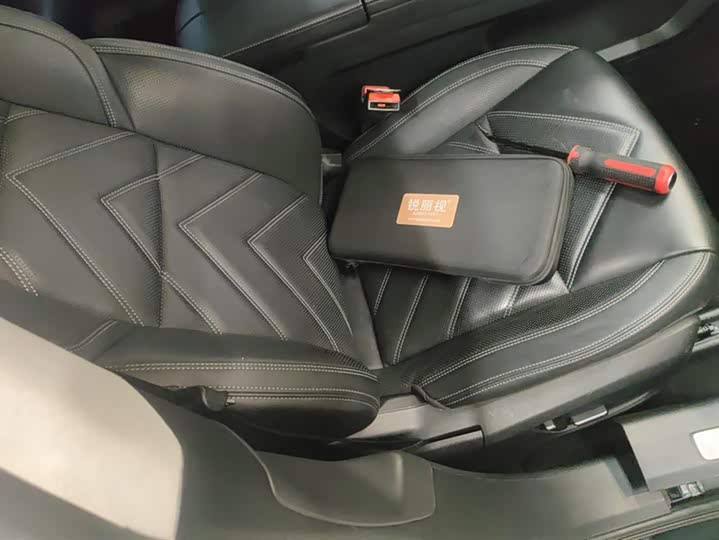 Фото 8 - Zeekr 001