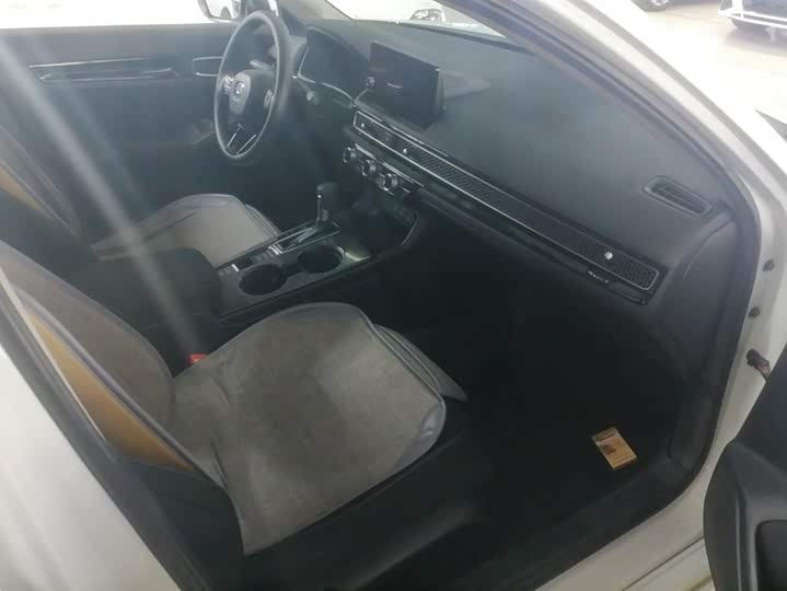 Фото 8 - Honda Civic