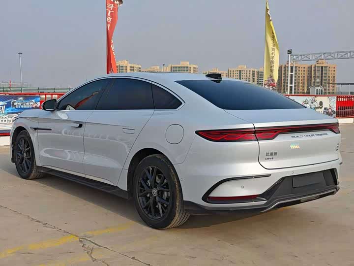 Фото 4 - BYD Han