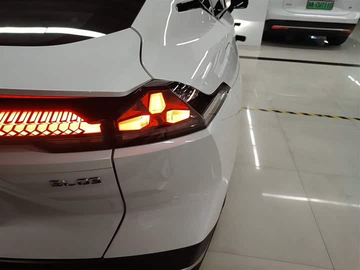 Фото 8 - Changan Deepal SL03