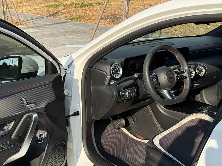 Фото 5 - Mercedes-Benz A-Class