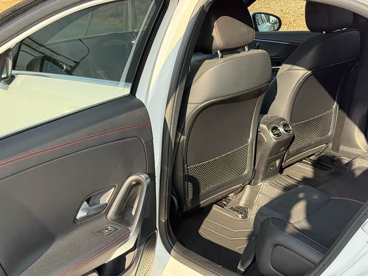 Фото 9 - Mercedes-Benz A-Class