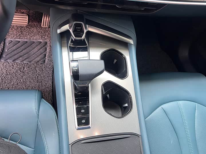 Фото 7 - MG Motor 7