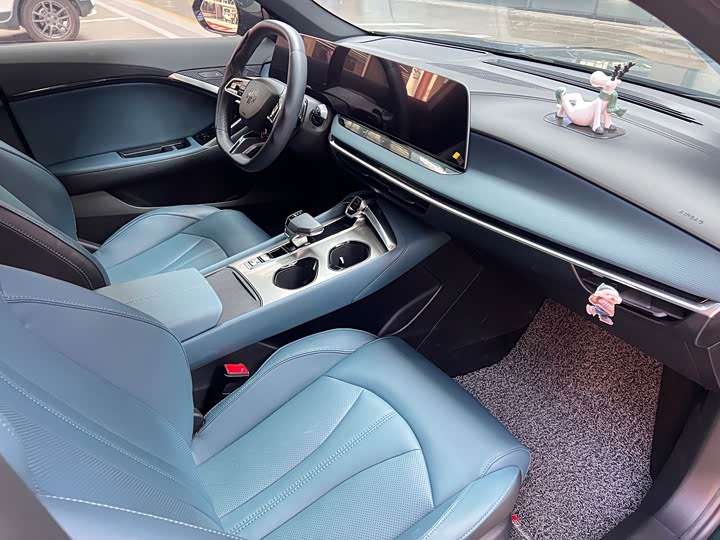 Фото 9 - MG Motor 7