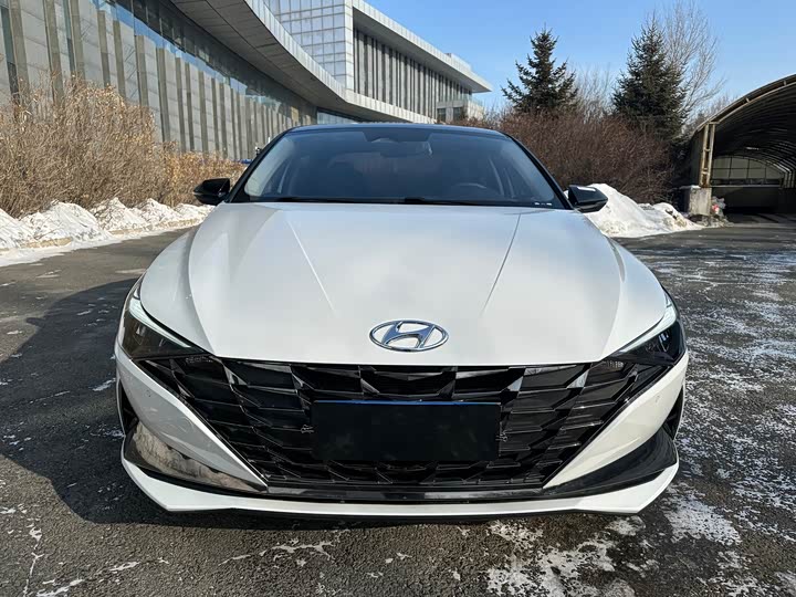 Фото 2 - Hyundai Elantra N line