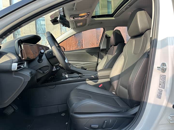 Фото 4 - Hyundai Elantra N line