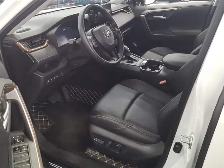 Фото 9 - Toyota Wildlander