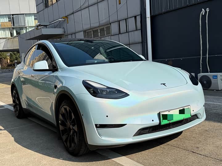 Фото 3 - Tesla Model Y