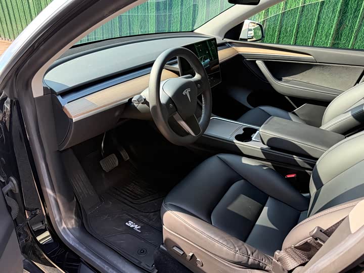 Фото 4 - Tesla Model Y