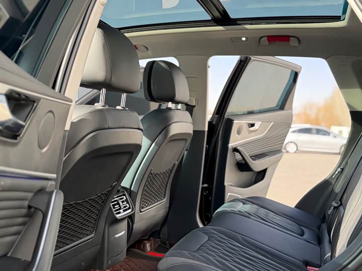 Фото 6 - Hongqi HS5