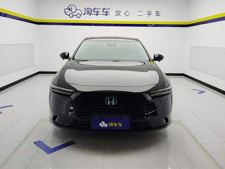 Фото 2 - Honda Accord