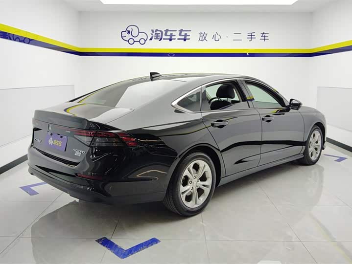 Фото 3 - Honda Accord