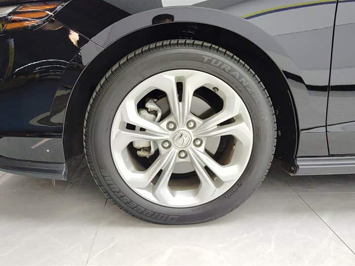 Фото 6 - Honda Accord