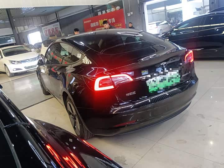 Фото 5 - Tesla Model 3