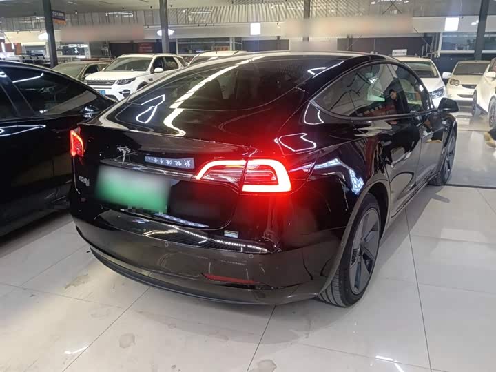 Фото 7 - Tesla Model 3