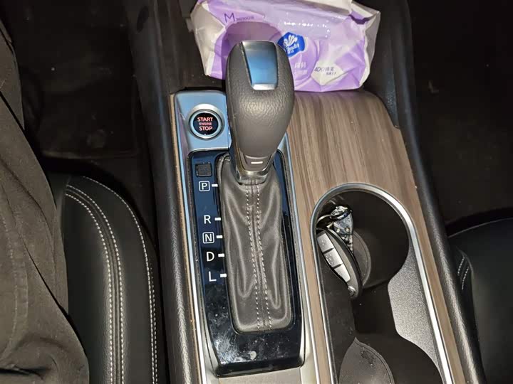 Фото 7 - Nissan Teana