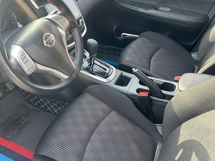 Фото 4 - Nissan Tiida