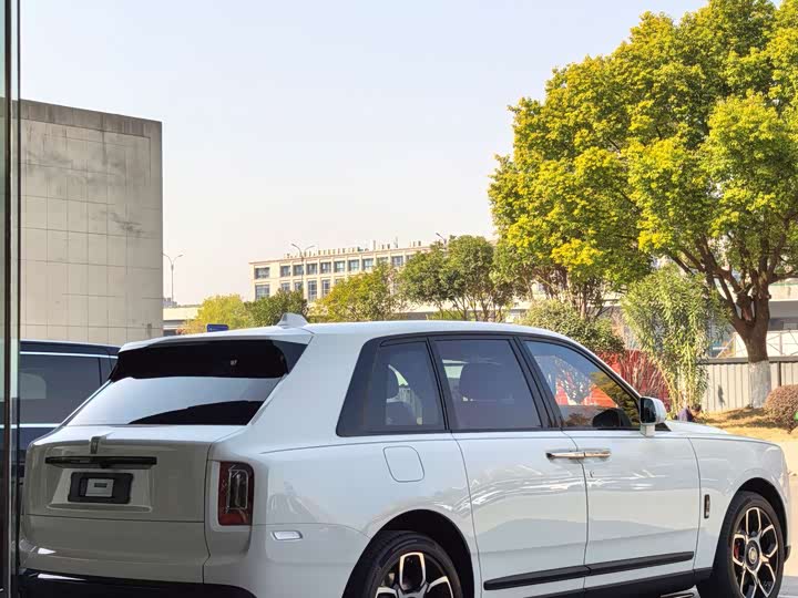 Фото 3 - Rolls-Royce Cullinan