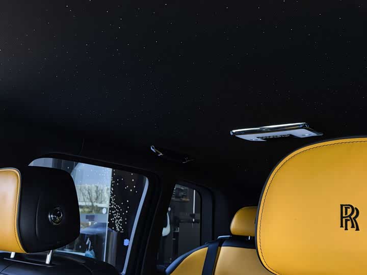 Фото 6 - Rolls-Royce Cullinan