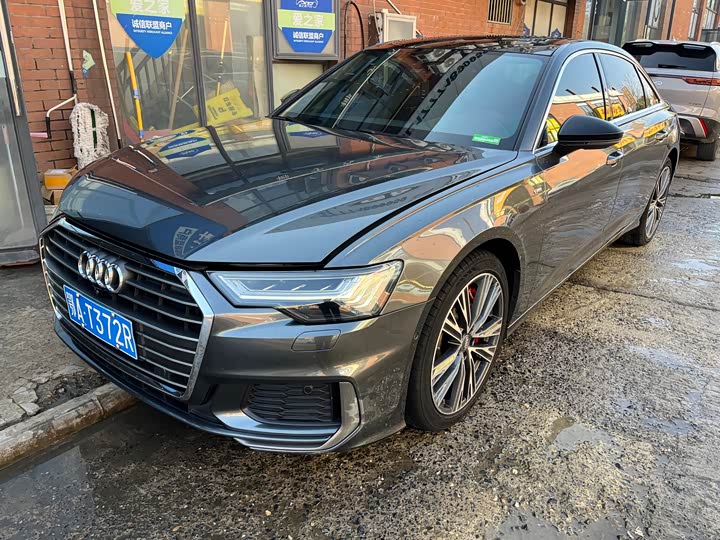 Фото 1 - Audi A6L