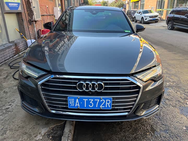 Фото 2 - Audi A6L