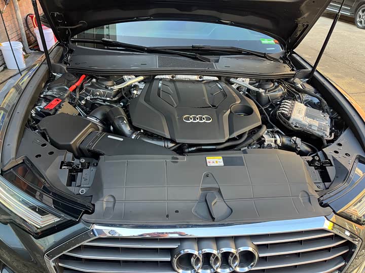 Фото 4 - Audi A6L