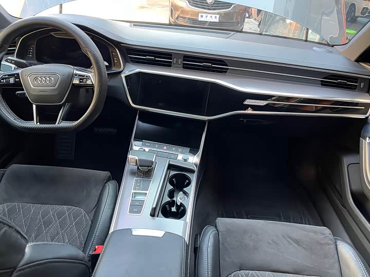 Фото 5 - Audi A6L