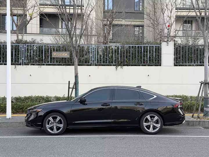 Фото 3 - Honda Accord