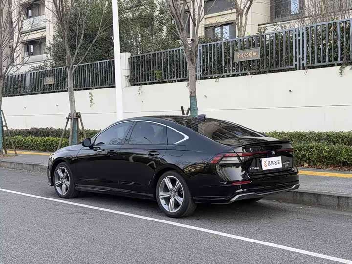 Фото 5 - Honda Accord