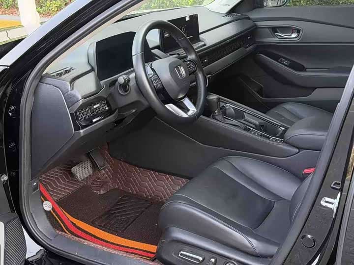 Фото 6 - Honda Accord