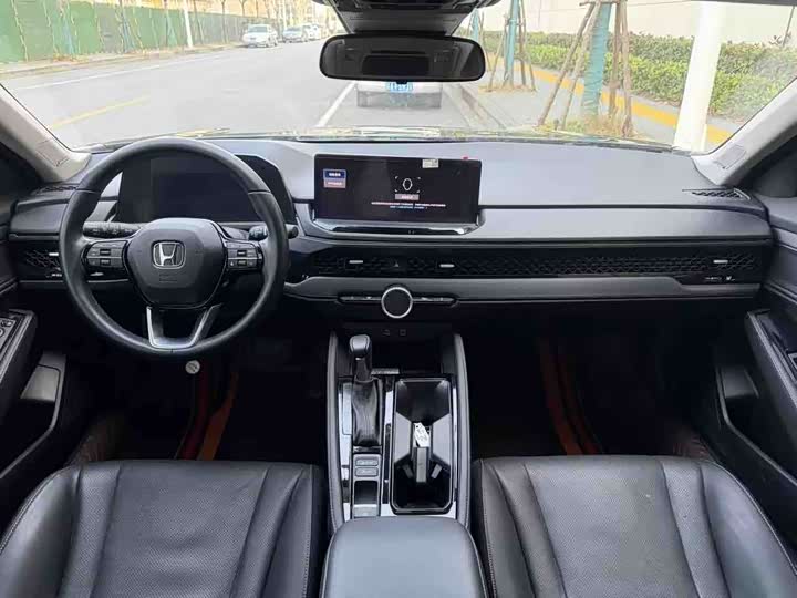 Фото 9 - Honda Accord