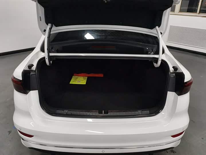 Фото 4 - Geely Emgrand