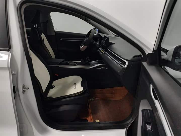 Фото 8 - Geely Emgrand