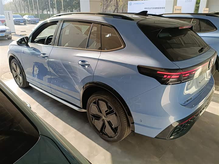 Фото 5 - Volkswagen Tiguan L Pro