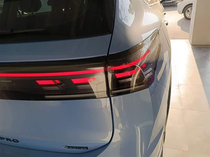 Фото 8 - Volkswagen Tiguan L Pro