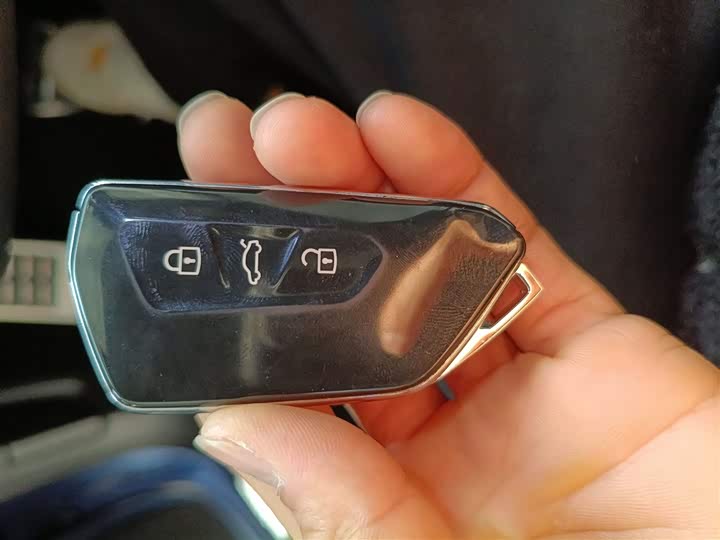 Фото 9 - Volkswagen Tiguan L Pro